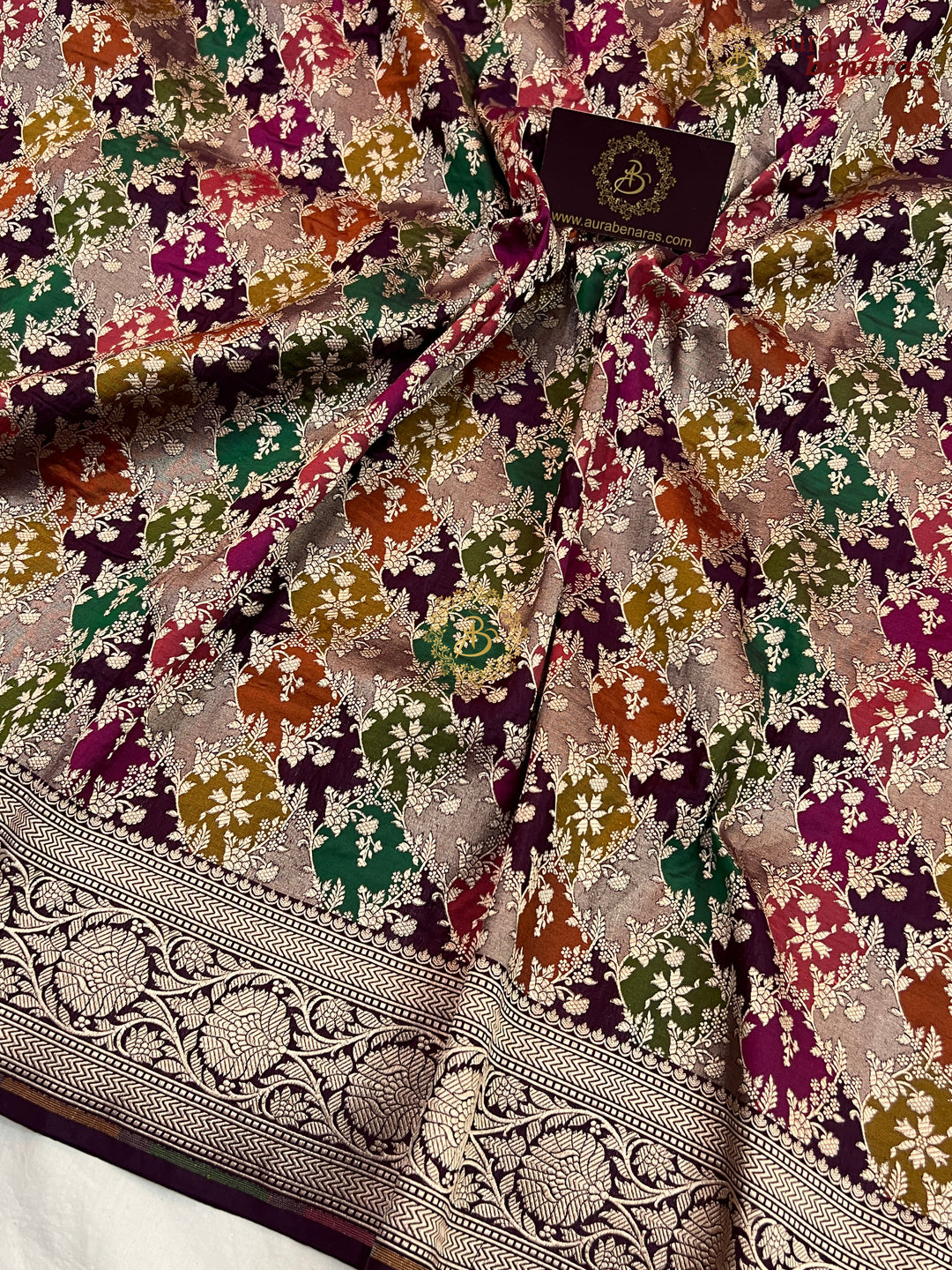 Buy Wine Rangkaat Banarasi Katan Silk Saree - AuraBenaras