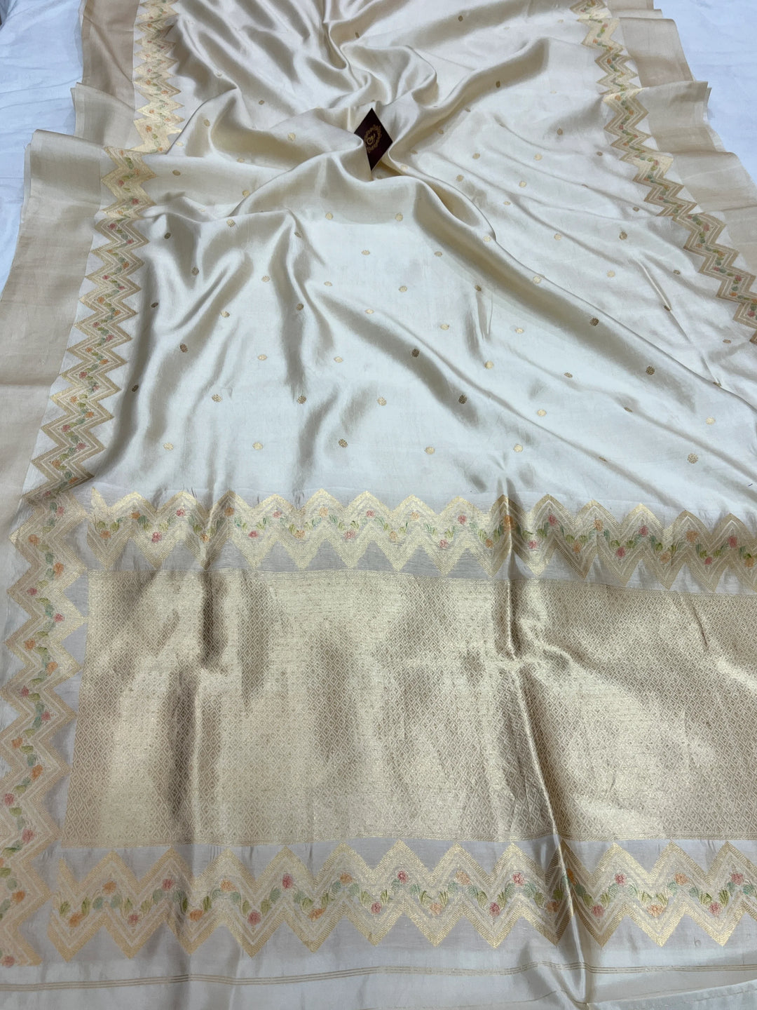 Cream Pure Silk Handloom Banarasi Saree