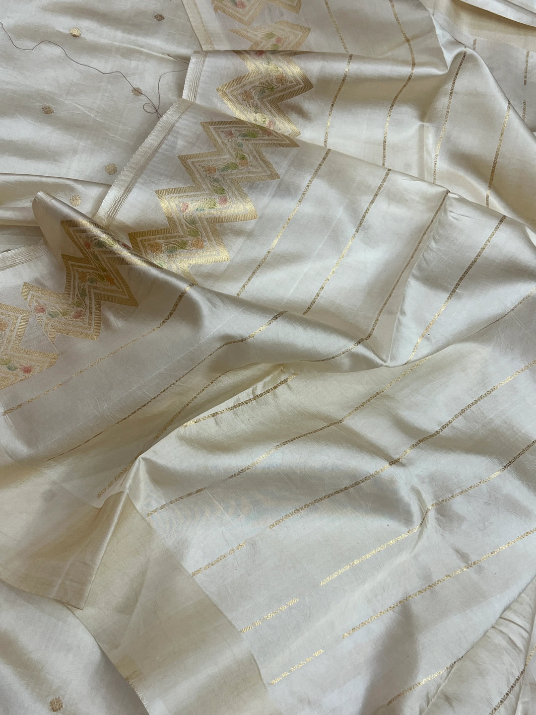 Cream Pure Silk Handloom Banarasi Saree