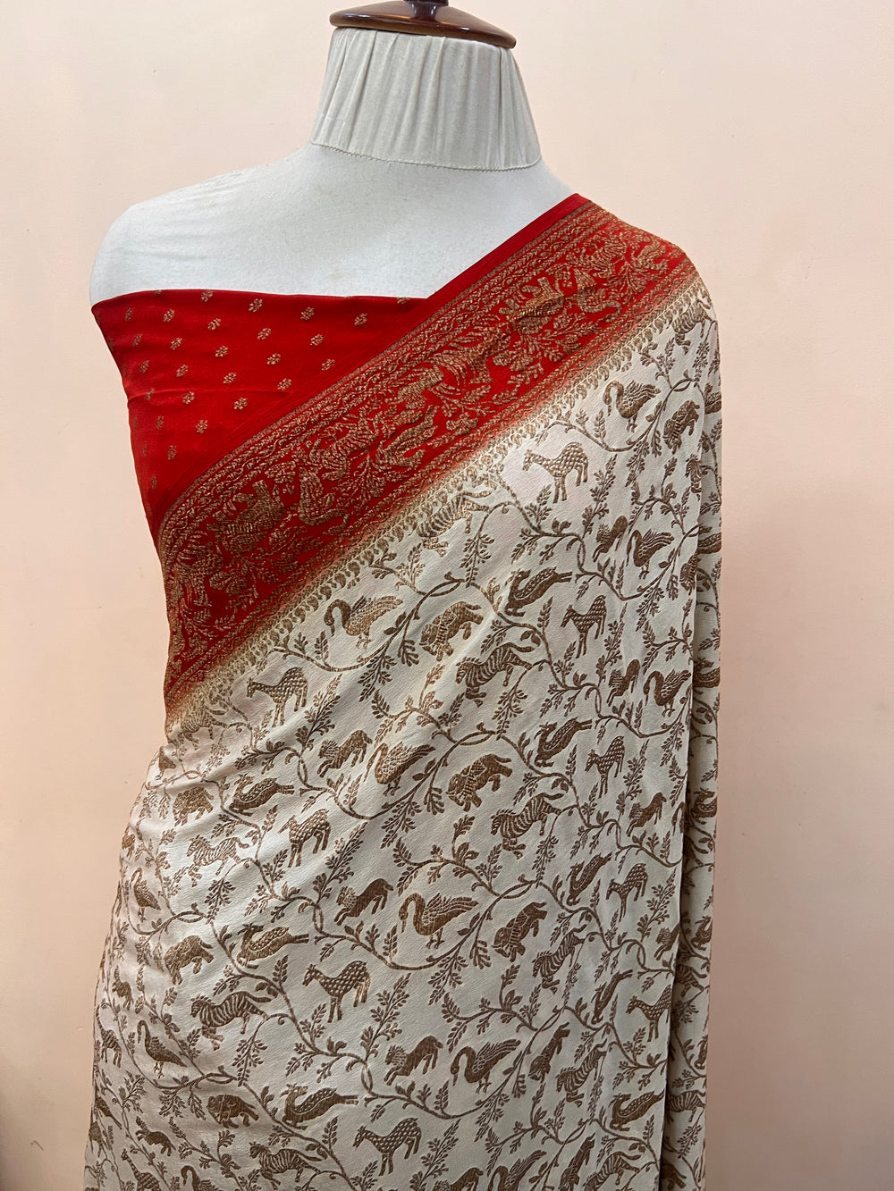 Cream Pure Crepe Silk Handloom Banarasi Saree