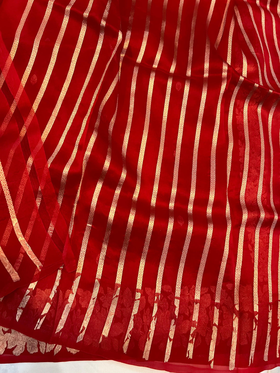 Red Banarasi Handloom Kora Silk Saree - Aura Benaras