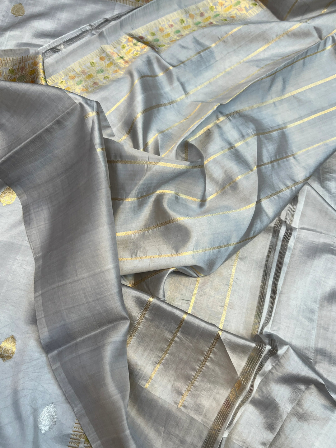 Pastel Grey Pure Silk Handloom Banarasi Saree