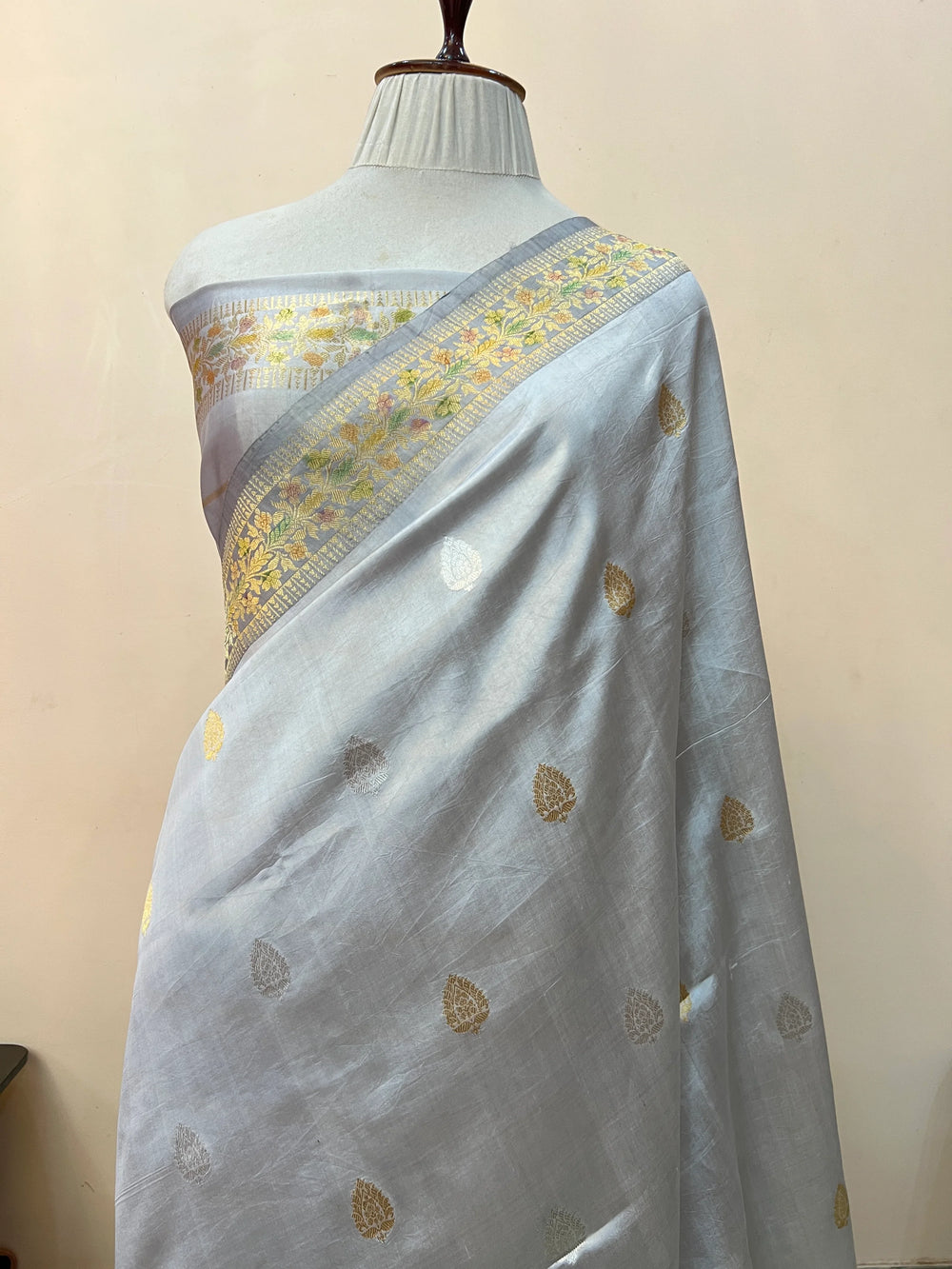Pastel Grey Pure Silk Handloom Banarasi Saree