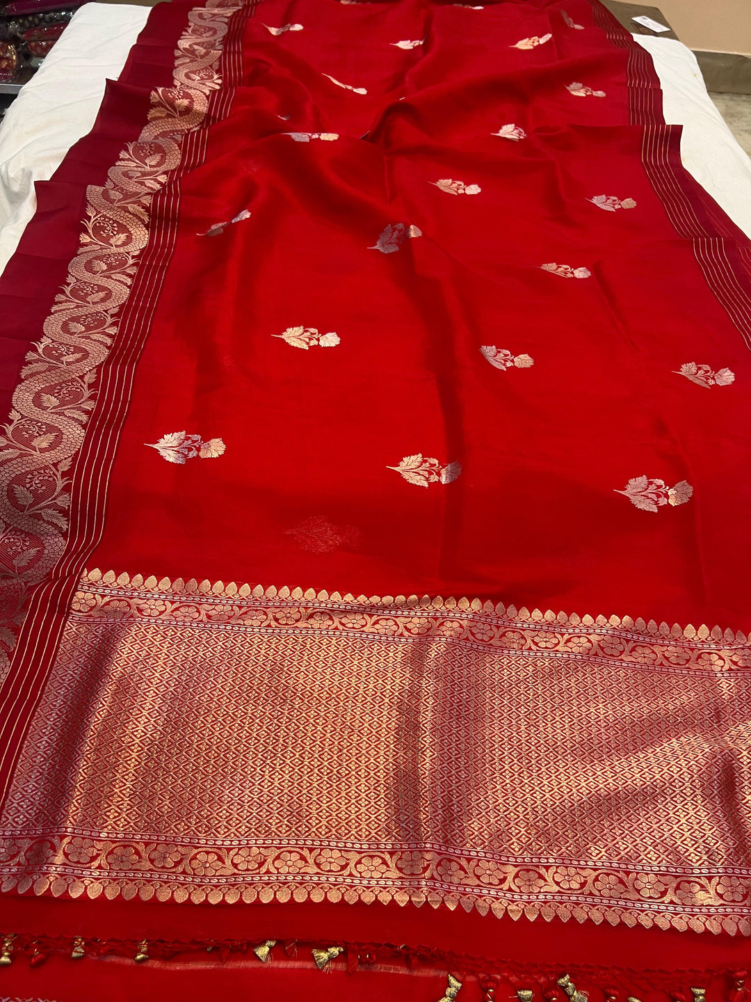 Red Pure Banarasi Handloom Silk Saree - Aura Benaras