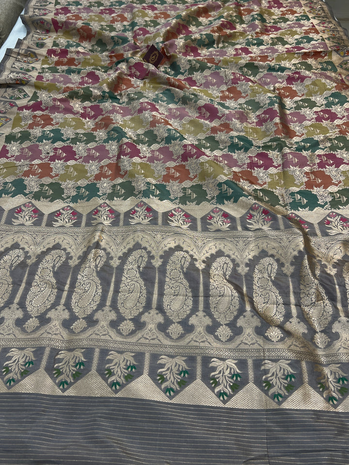 Buy Light Grey Rangkaat Banarasi Katan Silk Saree - AuraBenaras