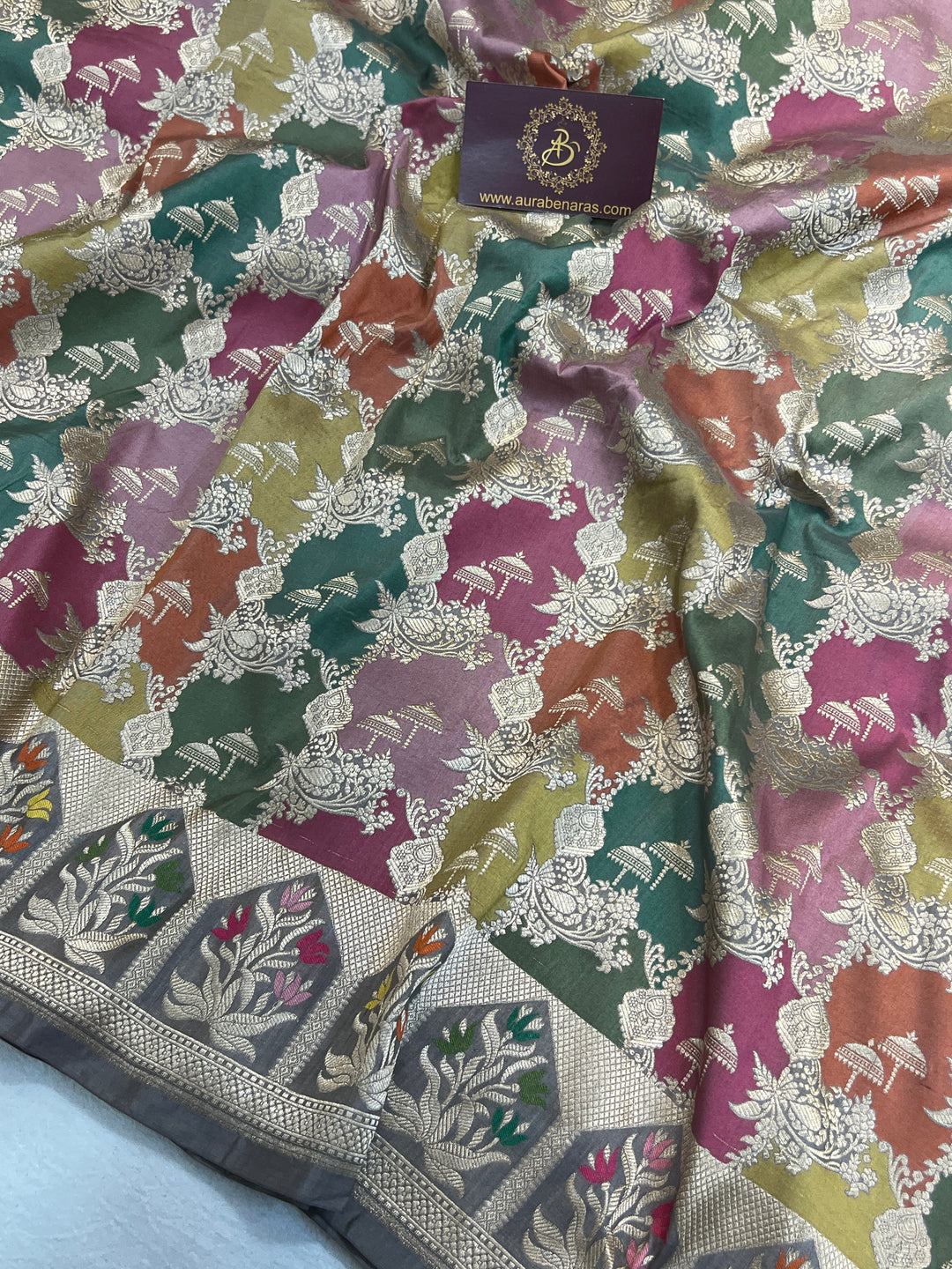 Buy Light Grey Rangkaat Banarasi Katan Silk Saree - AuraBenaras