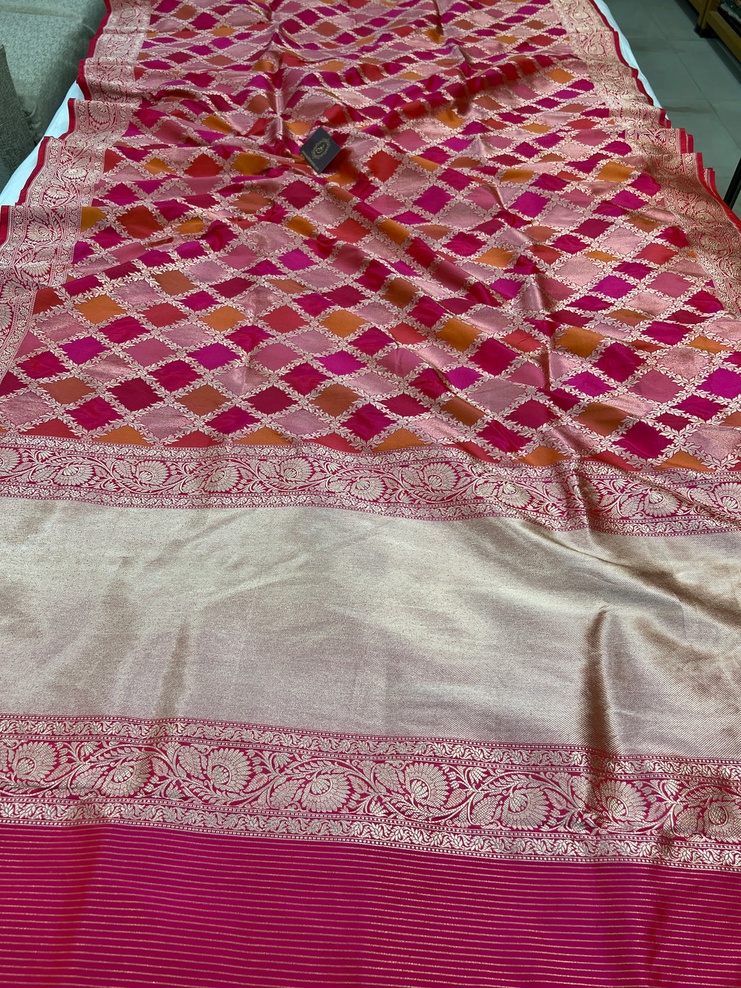 Buy Pink Rangkaat Banarasi Katan Silk Saree - AuraBenaras