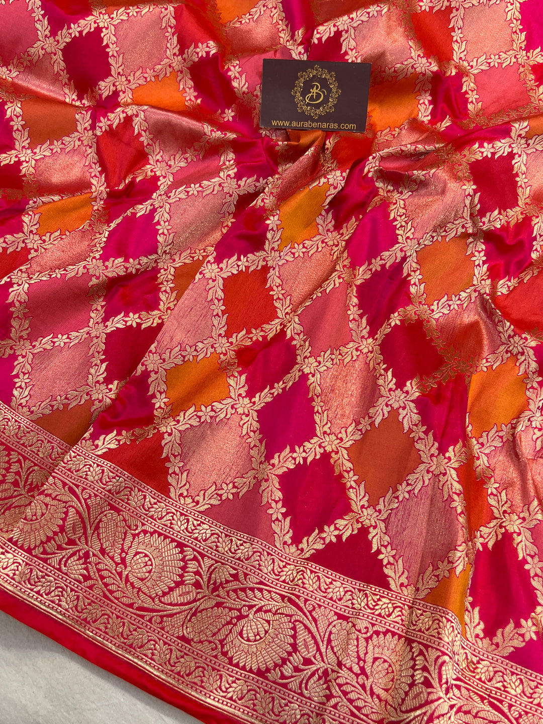 Buy Pink Rangkaat Banarasi Katan Silk Saree - AuraBenaras