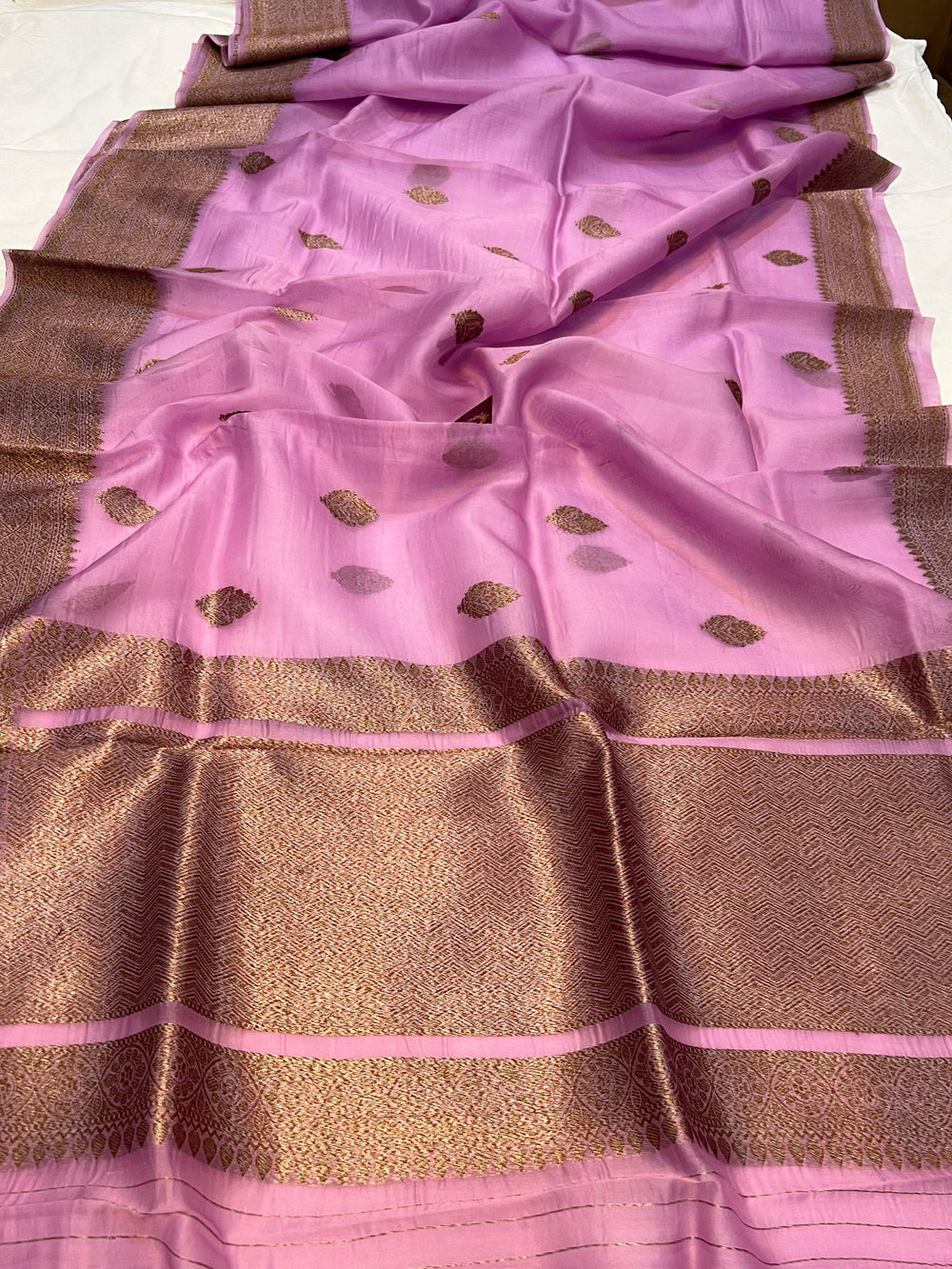 Lavender Banarasi Handloom Kora Silk Saree - Aura Benaras