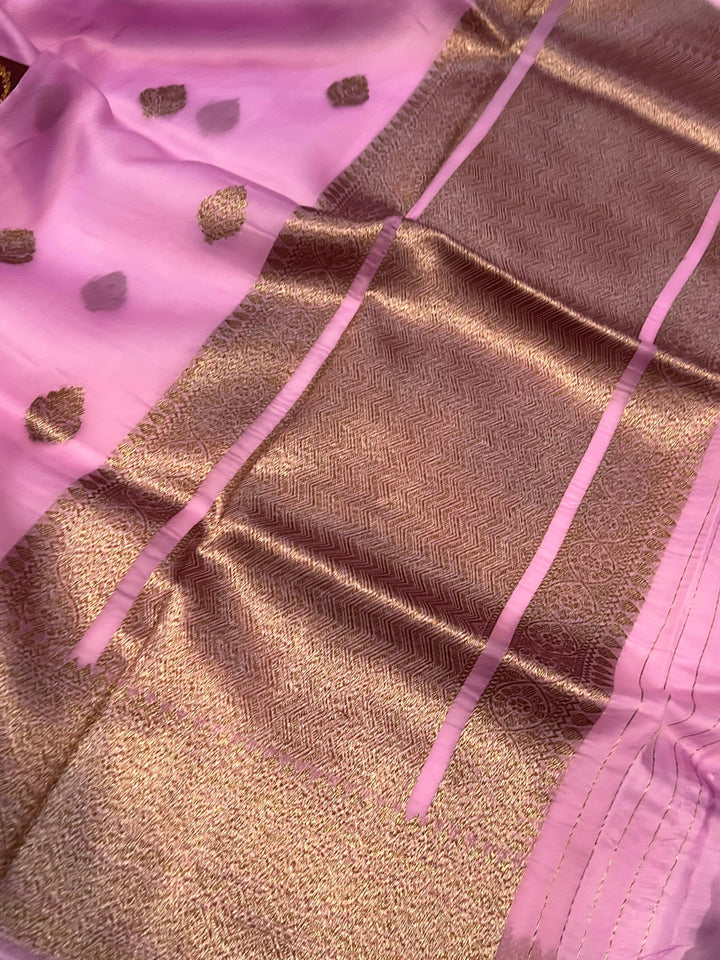 Lavender Banarasi Handloom Kora Silk Saree - Aura Benaras