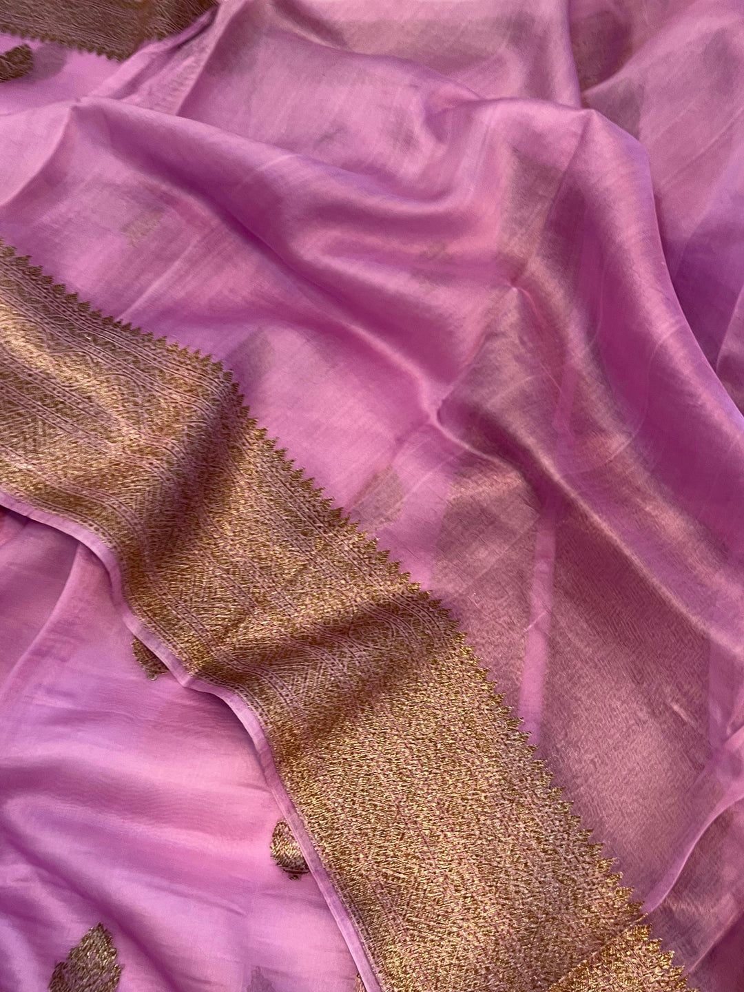 Lavender Banarasi Handloom Kora Silk Saree - Aura Benaras
