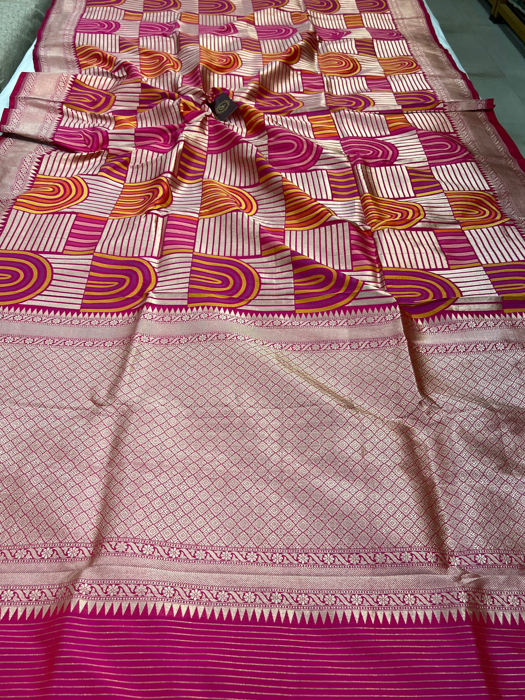 Buy Rani Pink Rangkaat Banarasi Katan Silk Saree - AuraBenaras