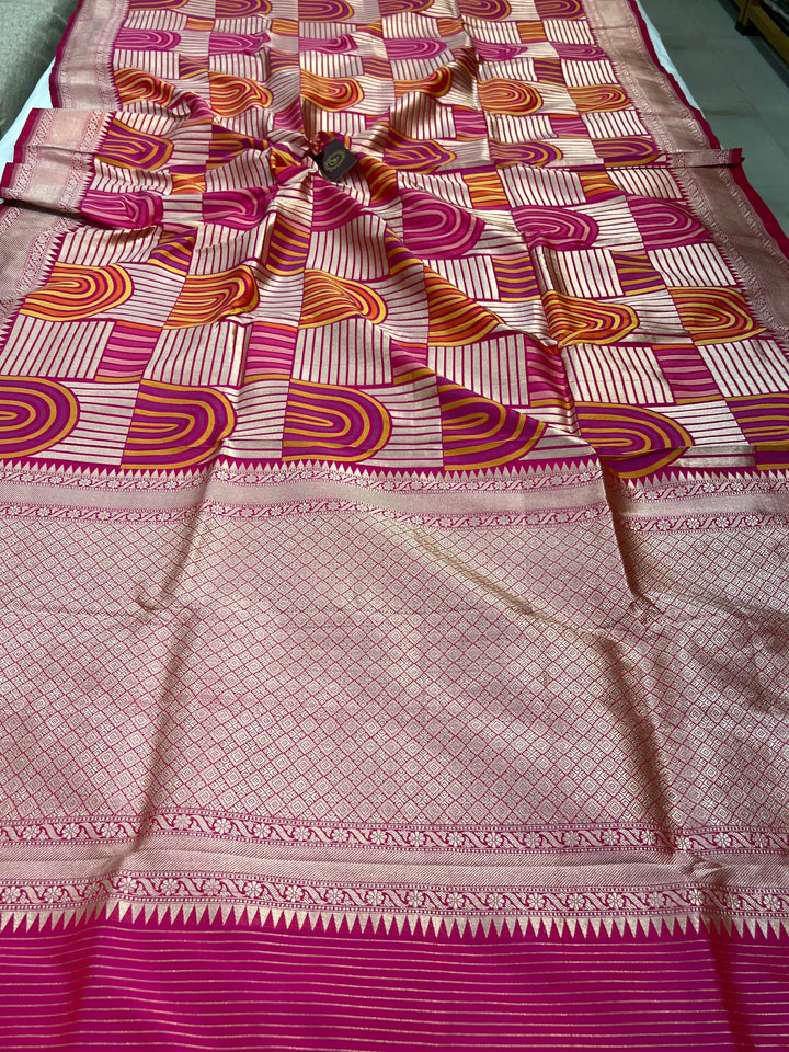 Buy Rani Pink Rangkaat Banarasi Katan Silk Saree - AuraBenaras