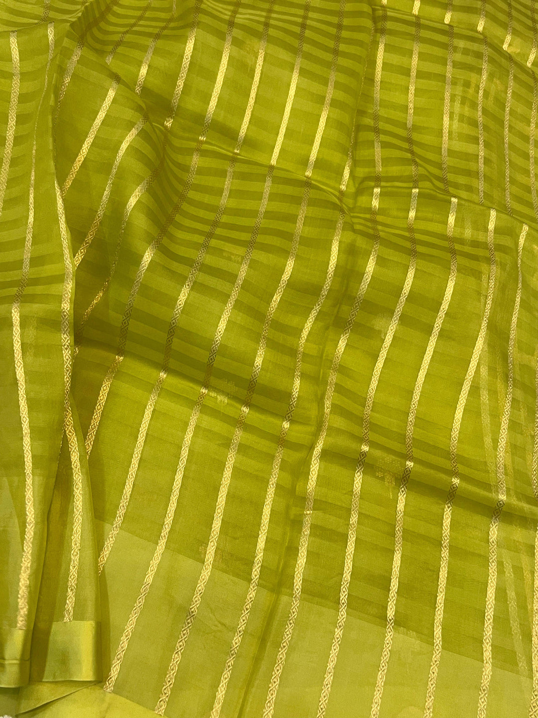 Neyon Greenr Pure Banarasi Handloom Silk Saree - Aura Benaras