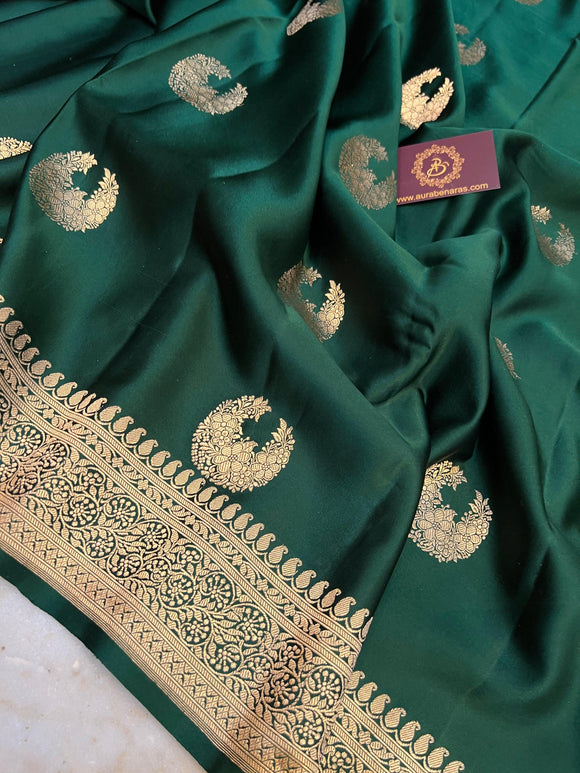 Intricate Kadhwa motifs handwoven on pure silk Mashru Banarasi saree