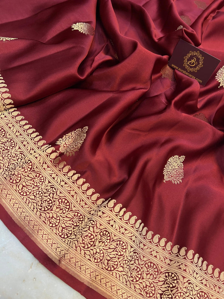 Intricate Kadhwa motifs handwoven on pure silk Mashru Banarasi saree