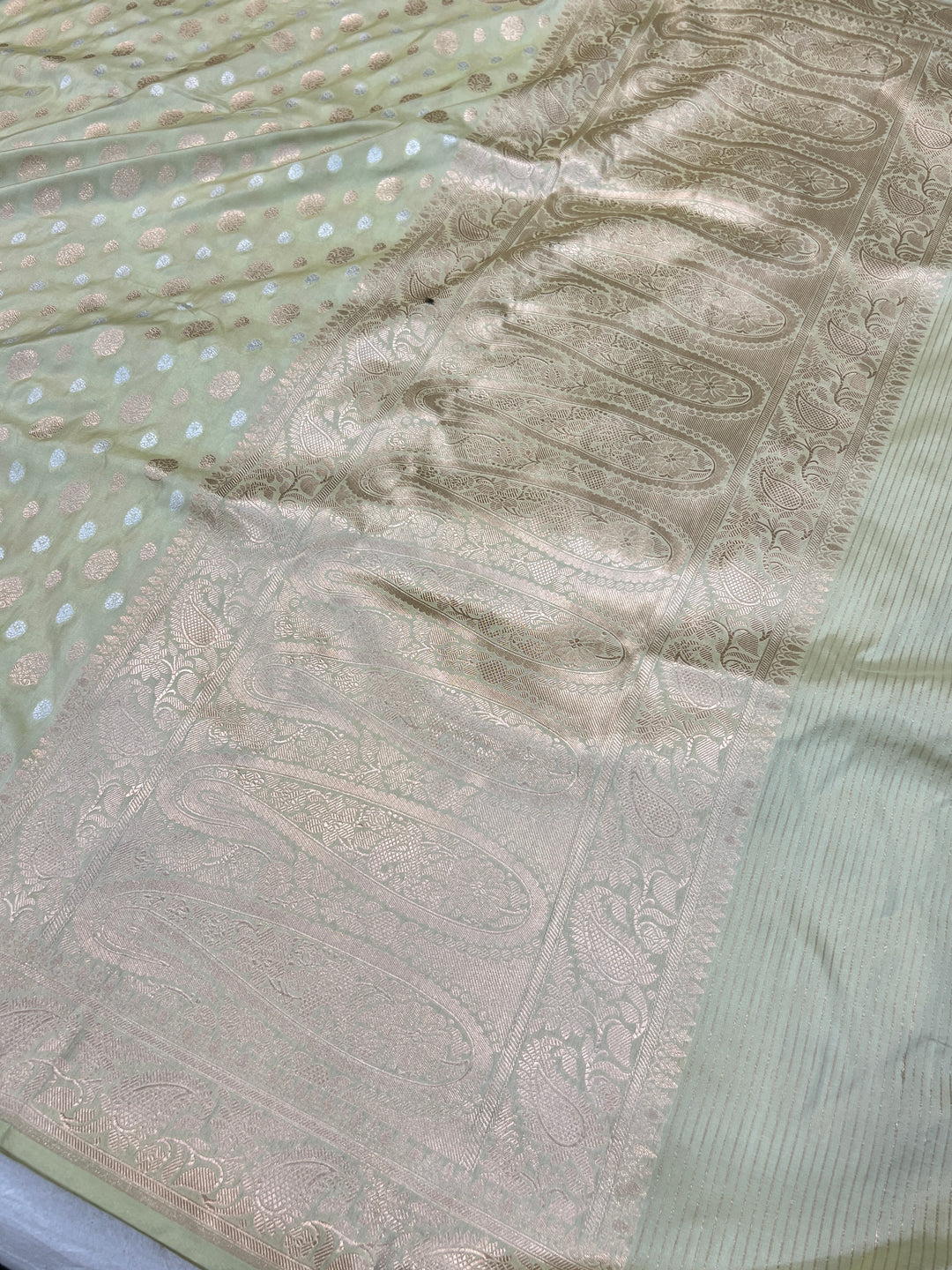 Pista Green Pure Banarasi Handloom Katan Silk Saree - Aura Benaras