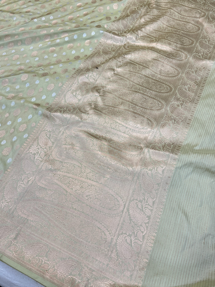 Pista Green Pure Banarasi Handloom Katan Silk Saree - Aura Benaras