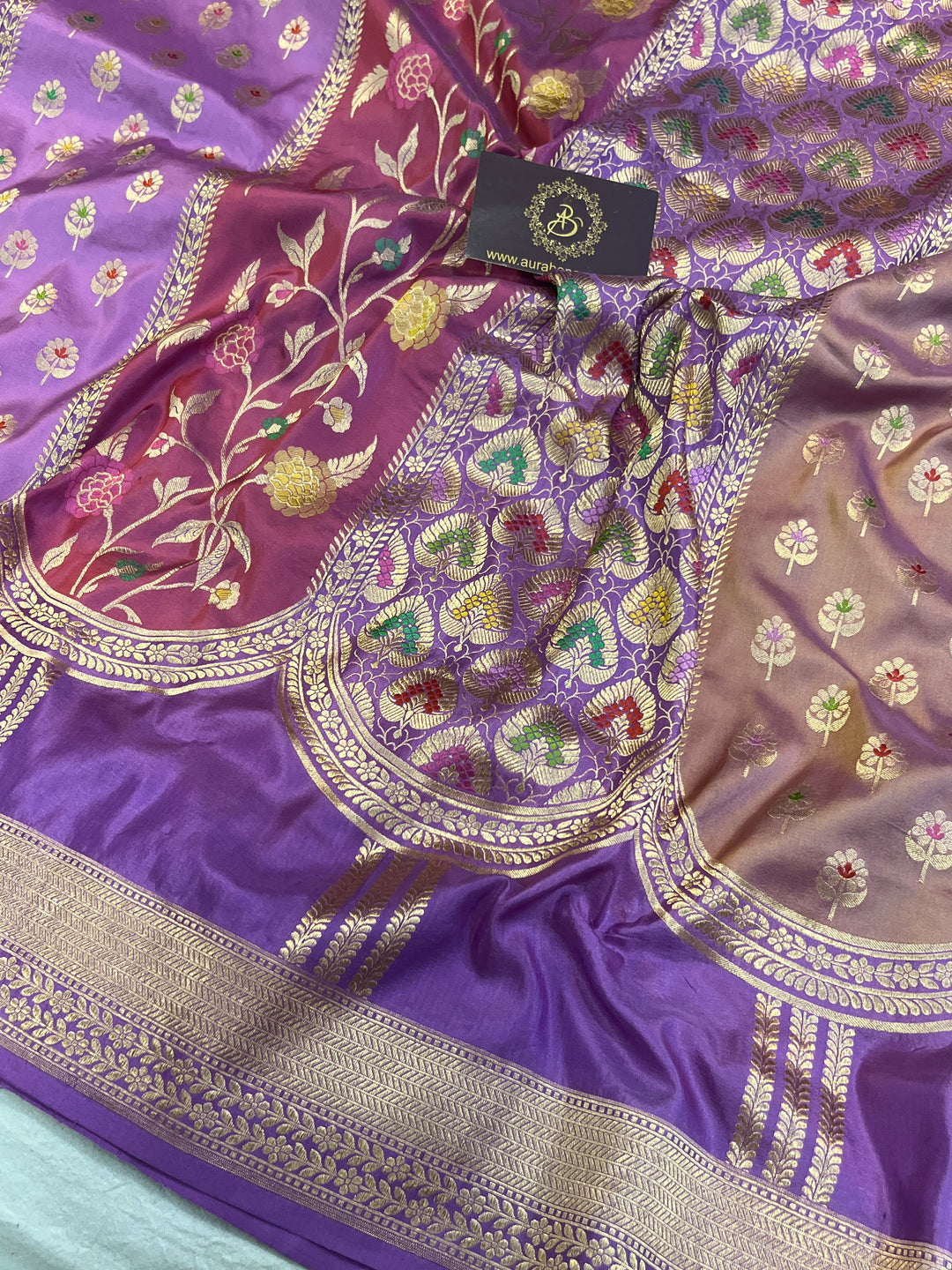 Buy Lavender  Rangkaat Banarasi Katan Silk Saree - AuraBenaras