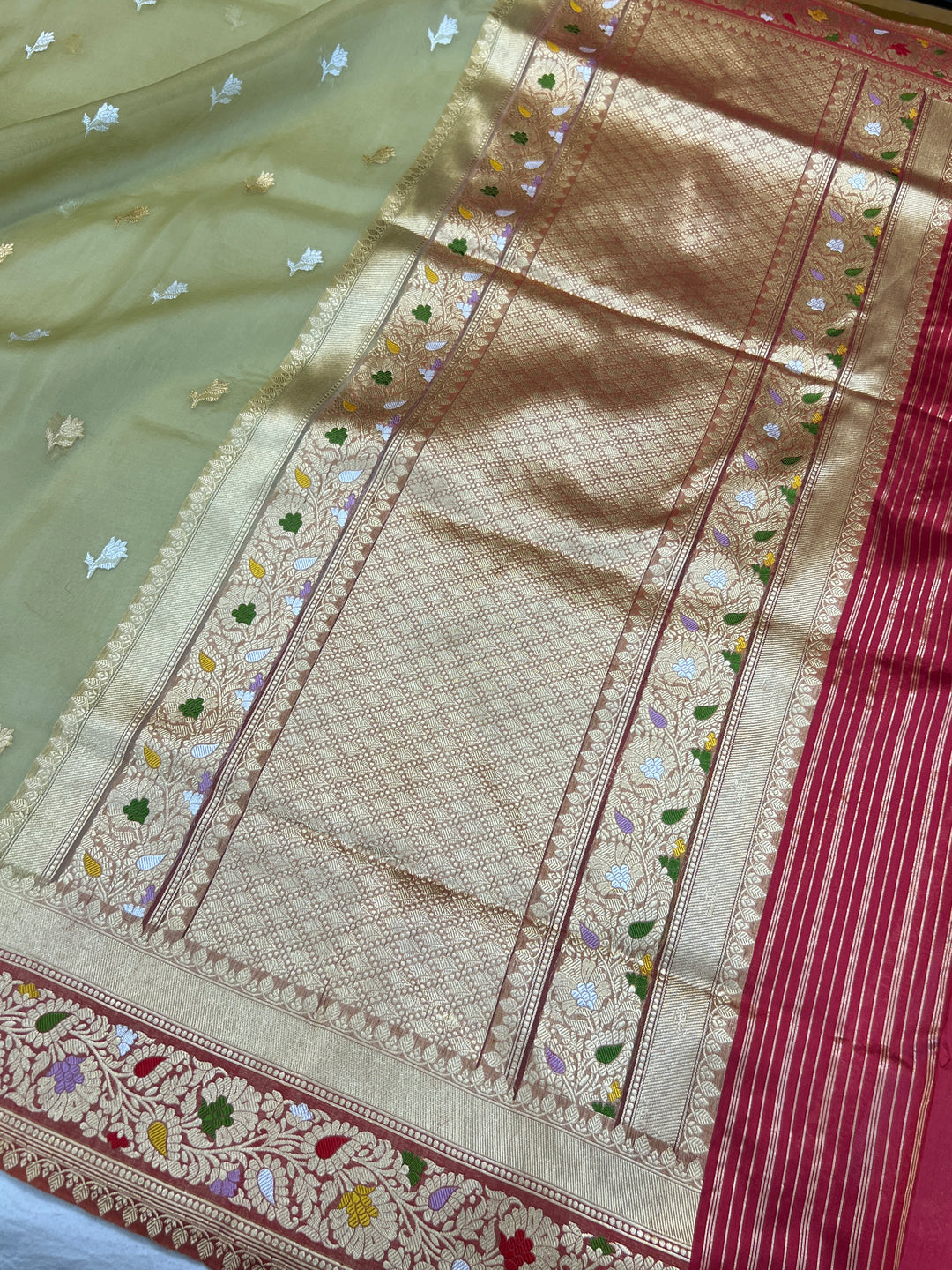 Dull Pista Green Banarasi Handloom Kora Silk Saree - Aura Benaras