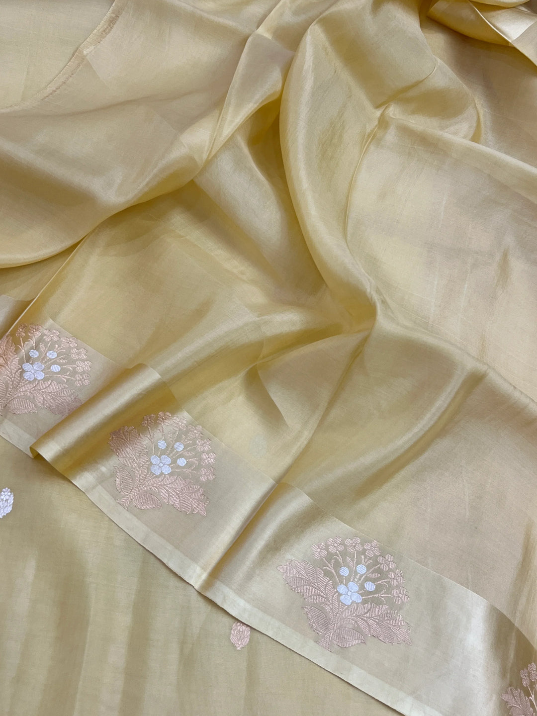 Pastel Yellow Pure Katan Organza Silk Handloom Banarasi Saree