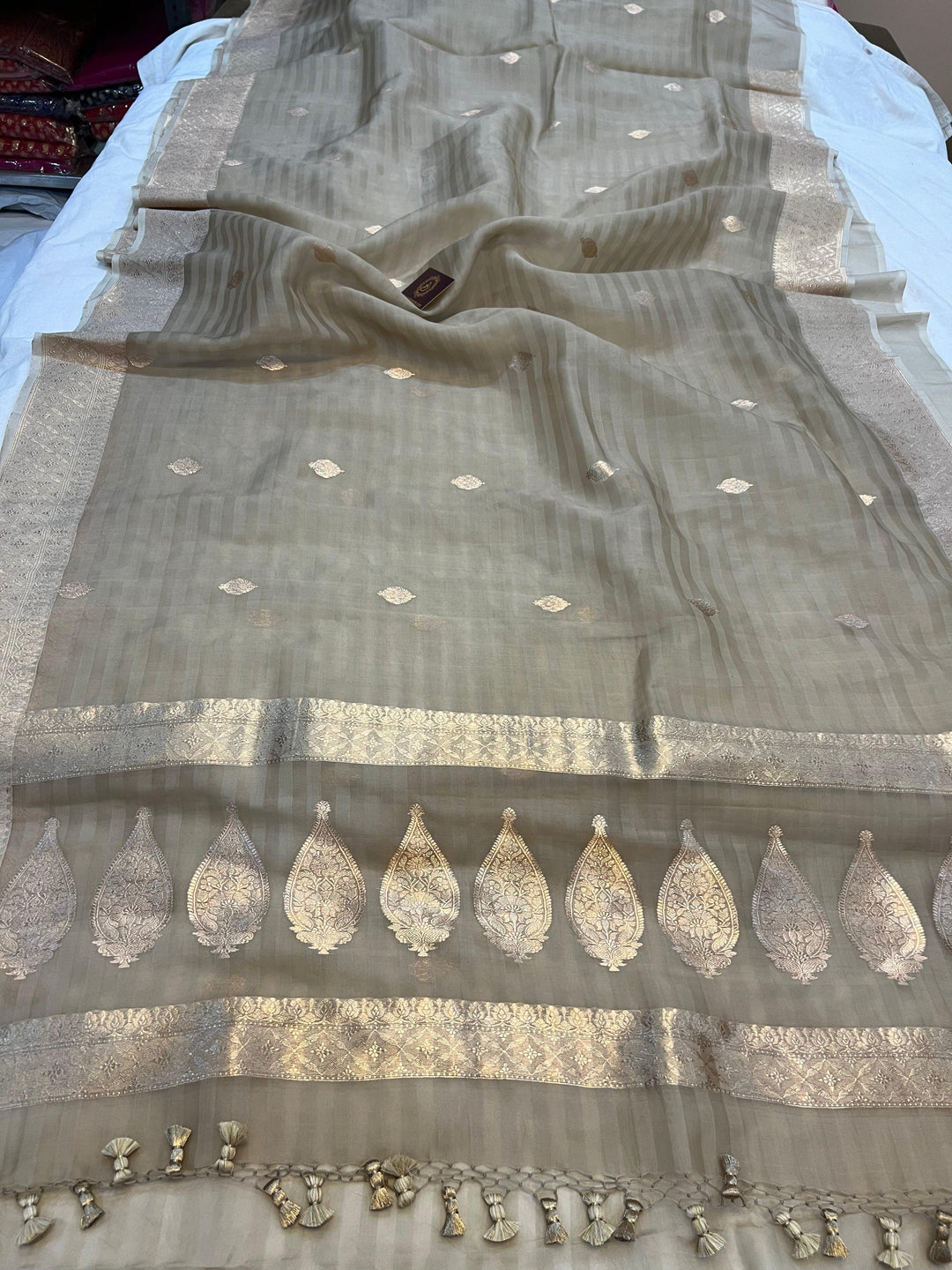 Beige Banarasi Handloom Kora Silk Saree - Aura Benaras
