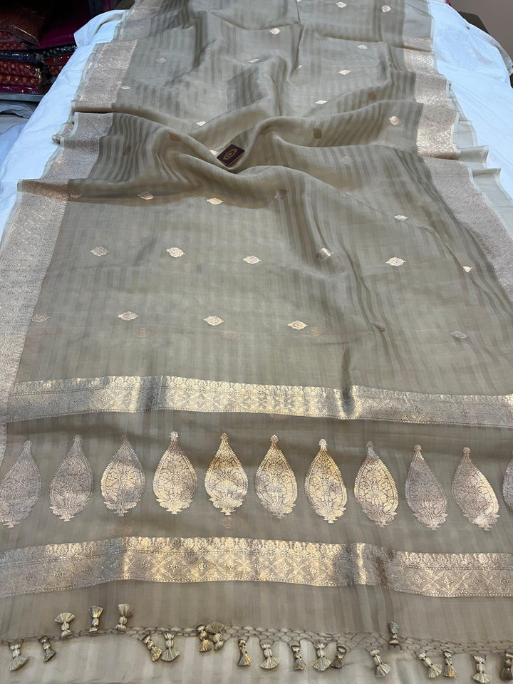 Beige Banarasi Handloom Kora Silk Saree - Aura Benaras