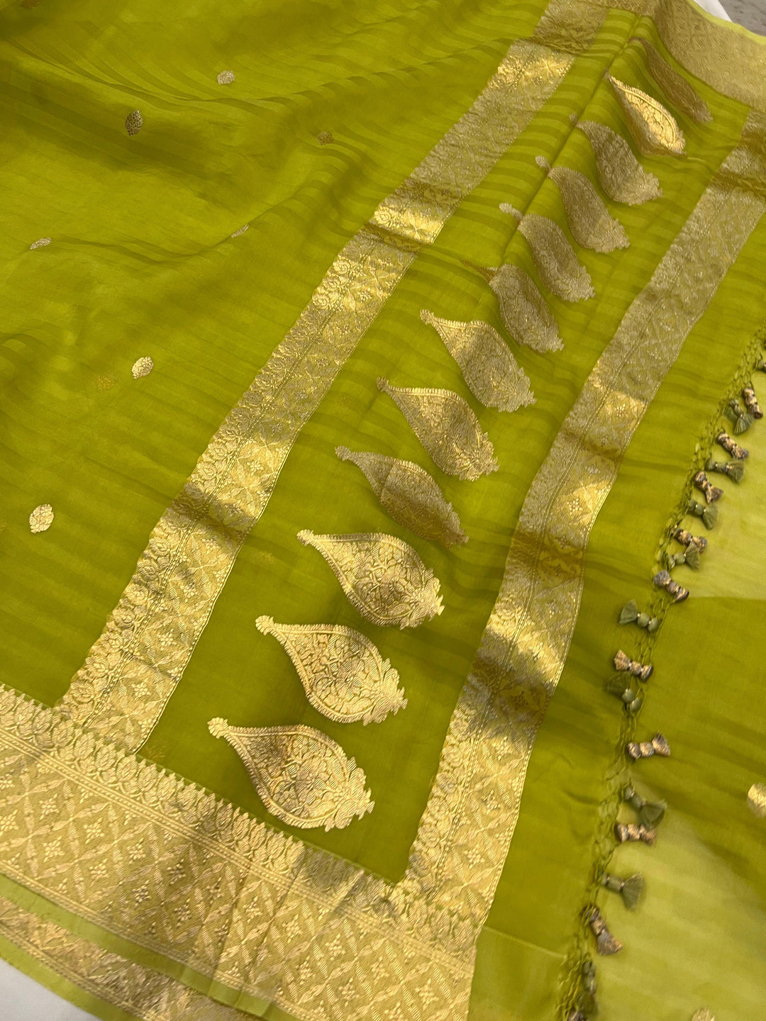 Neon Green Banarasi Handloom Kora Silk Saree - Aura Benaras