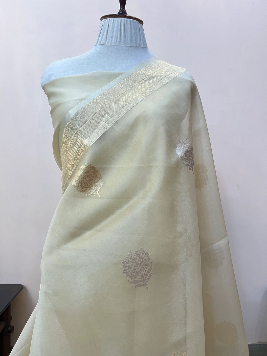 Cream Pure Kora Silk Handloom Banarasi Saree