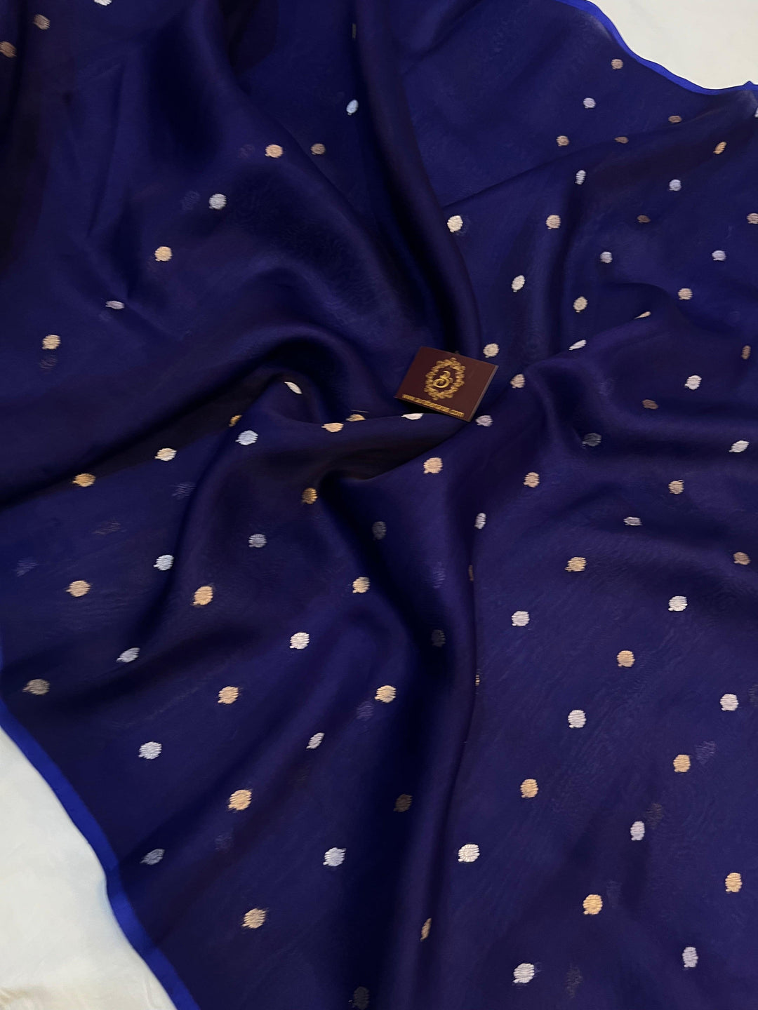 Handwoven Kadhwa butis in sona rupa zari on Banarasi Kora silk fabric