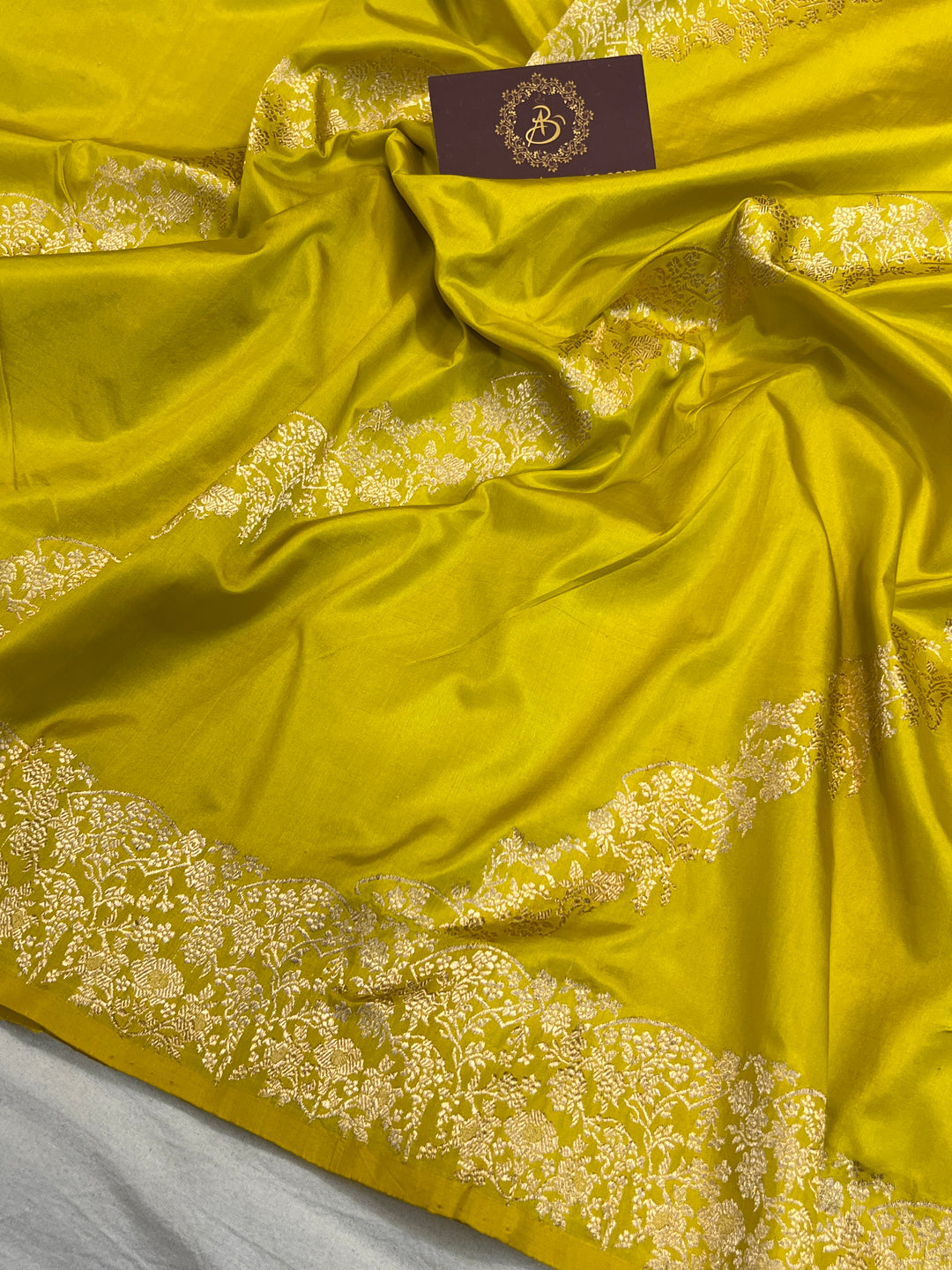 Shop Neon Yellow Banarasi Katan Silk Saree – Kadhwa Aada Jaal Meenakari