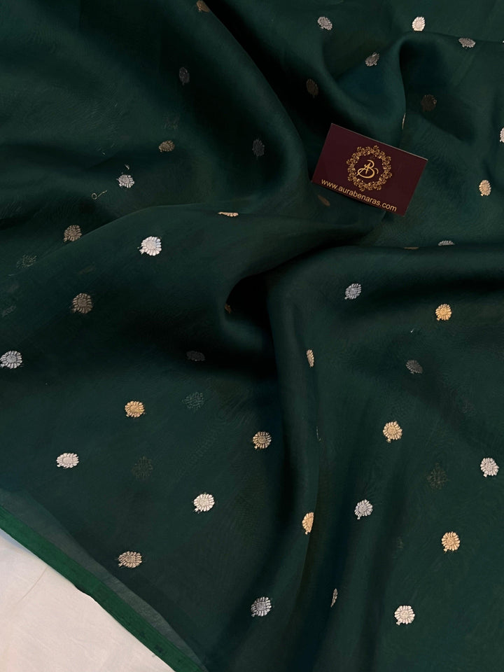 Fine Kora silk texture with intricate Banarasi weaving and zari detailing