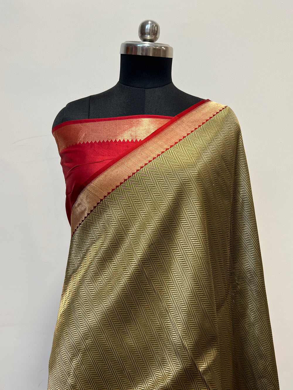 Green Katan Silk Banarasi Saree with Geometric Brocade Work