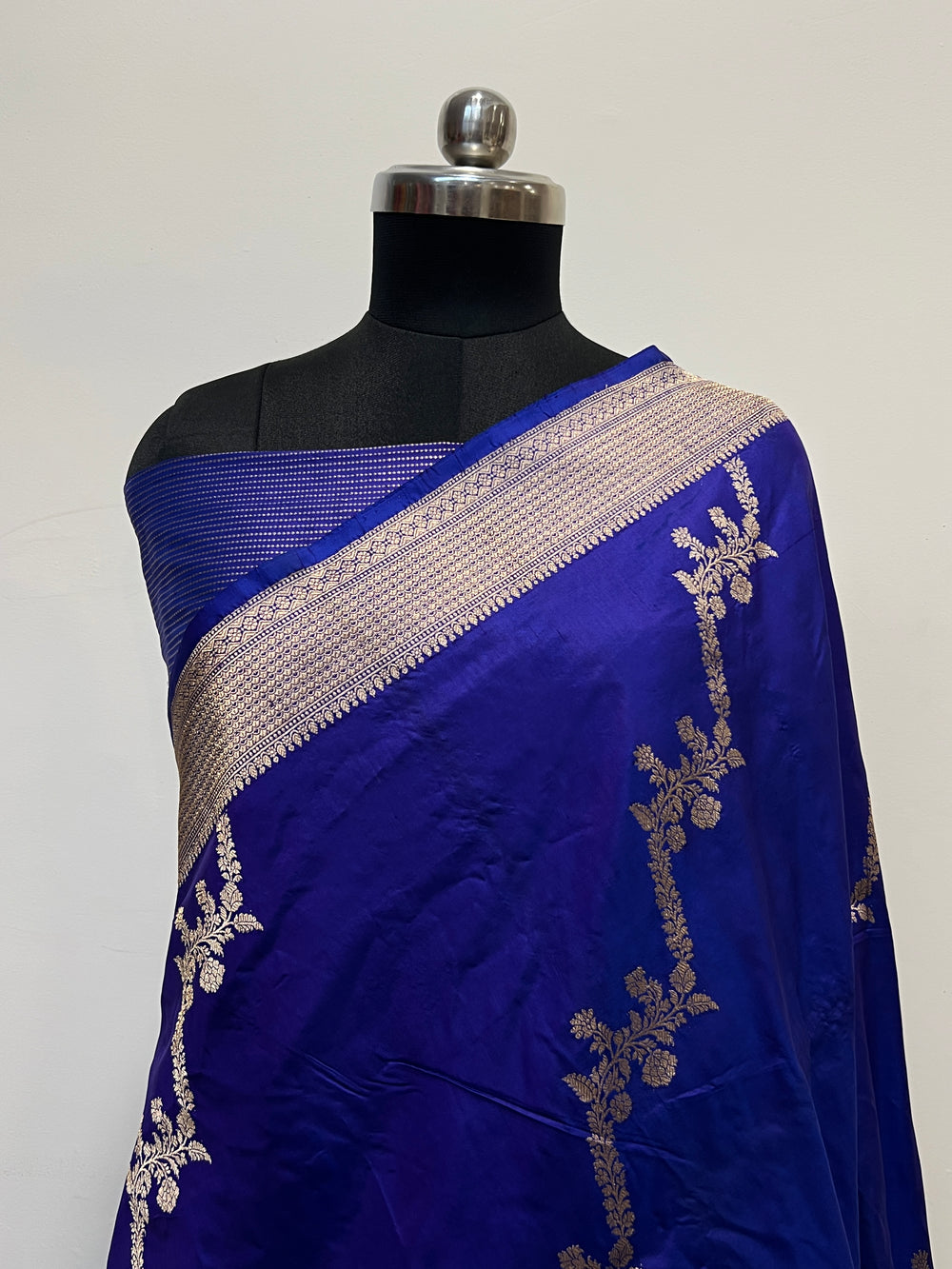 Shop Indigo Blue Banarasi Katan Silk Saree – Kadhwa Aada Jaal Meenakari