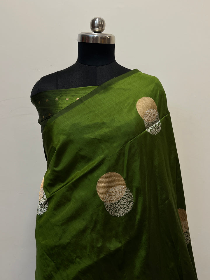 Mehendi Green Pure Katan Silk Banarasi Saree Kadhwa Zari Buta Work