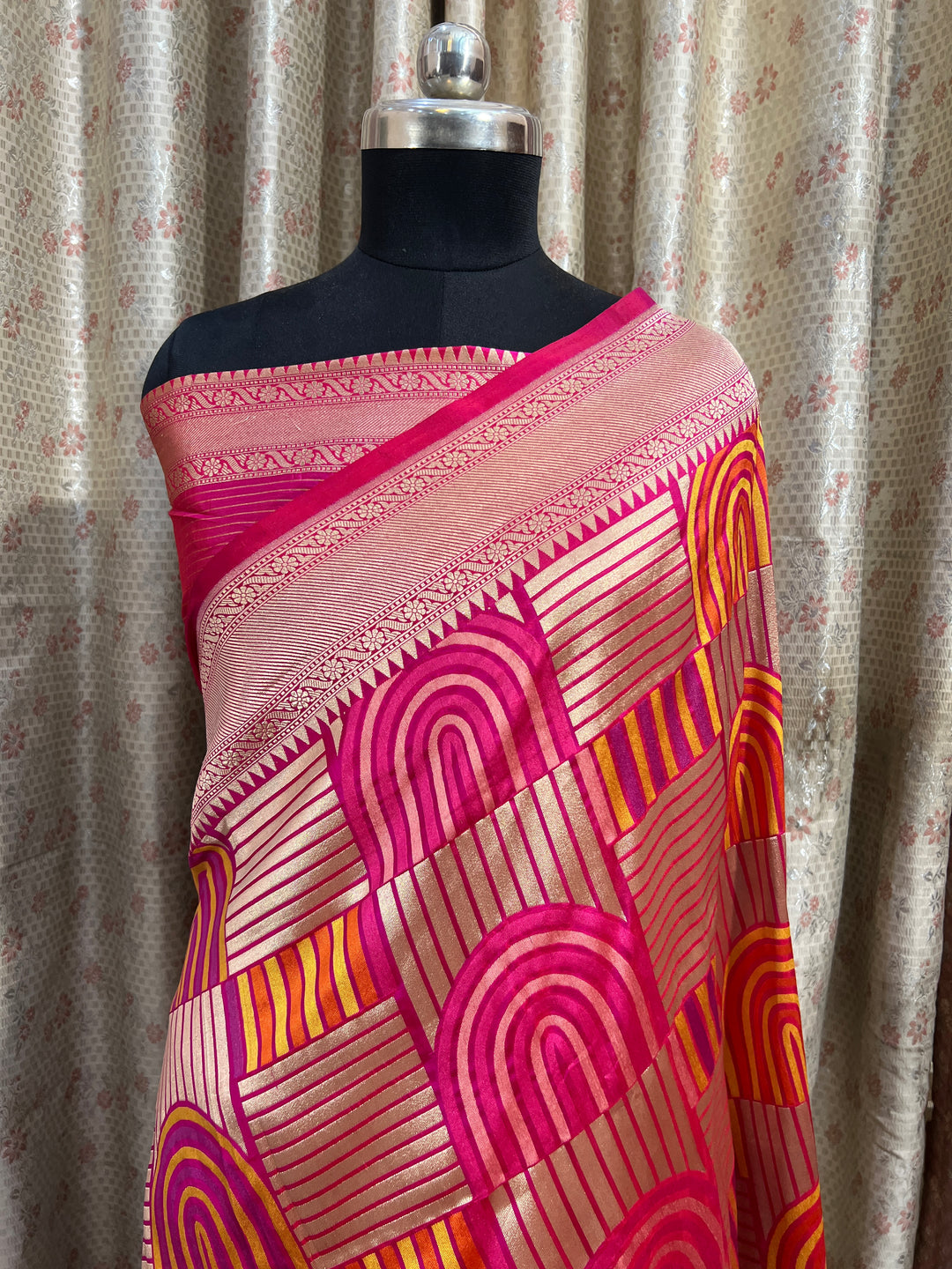 Buy Rani Pink Rangkaat Banarasi Katan Silk Saree - AuraBenaras