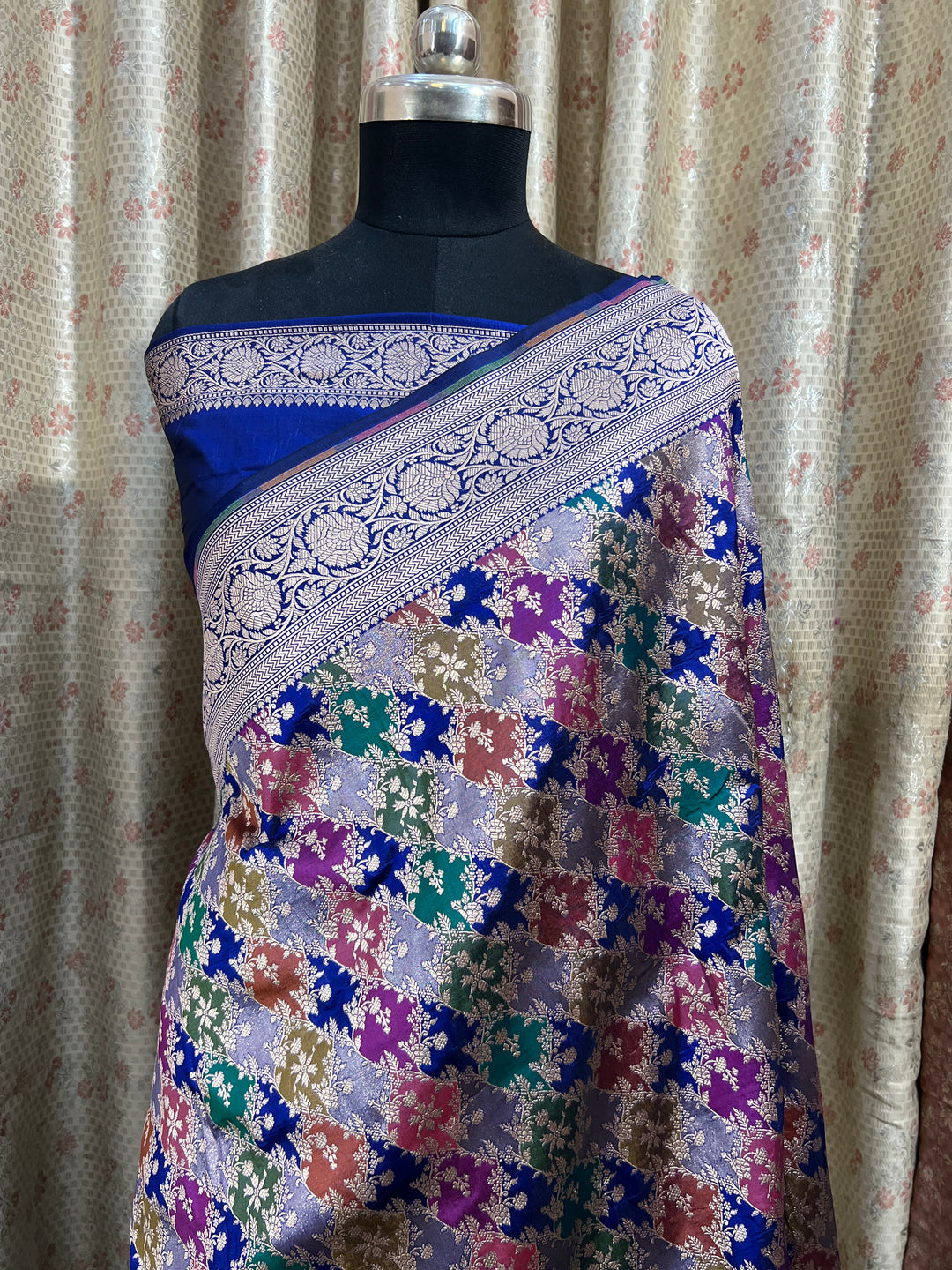 Buy Navy Blue Rangkaat Banarasi Katan Silk Saree - AuraBenaras