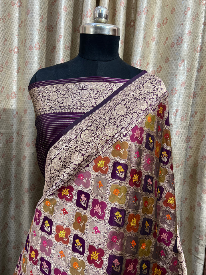 Buy Wine Rangkaat Banarasi Katan Silk Saree - AuraBenaras
