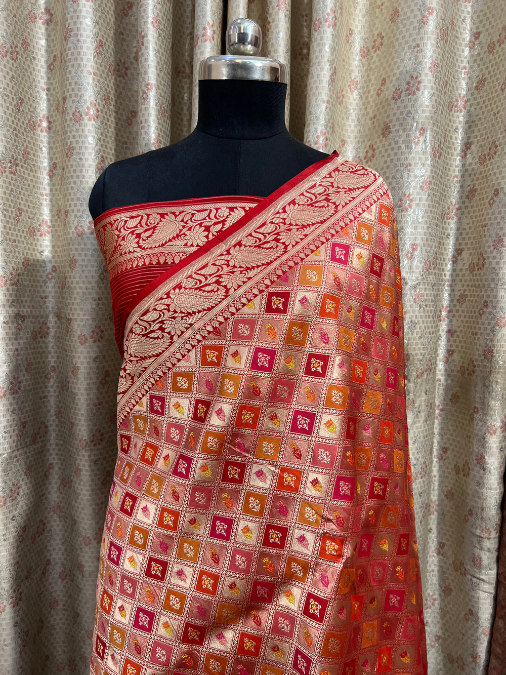 Buy Red Rangkaat Banarasi Katan Silk Saree - AuraBenaras