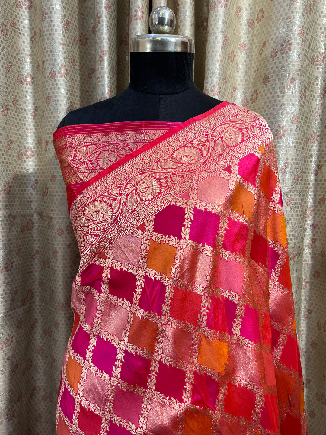 Buy Pink Rangkaat Banarasi Katan Silk Saree - AuraBenaras