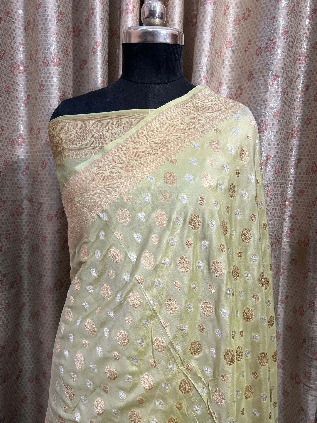 Pista Green Pure Banarasi Handloom Katan Silk Saree - Aura Benaras