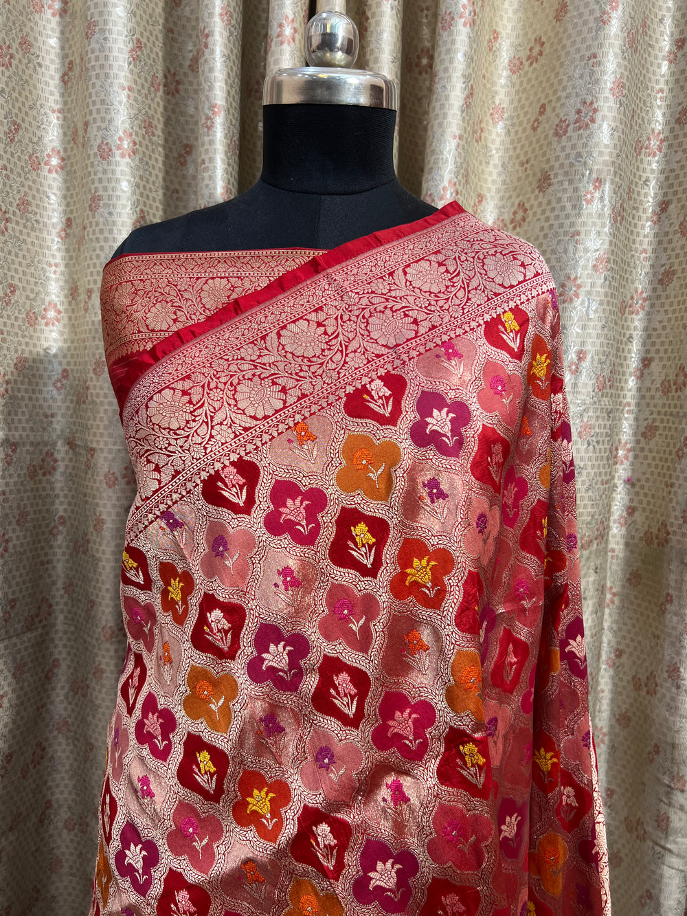Buy Red Rangkaat Banarasi Katan Silk Saree - AuraBenaras