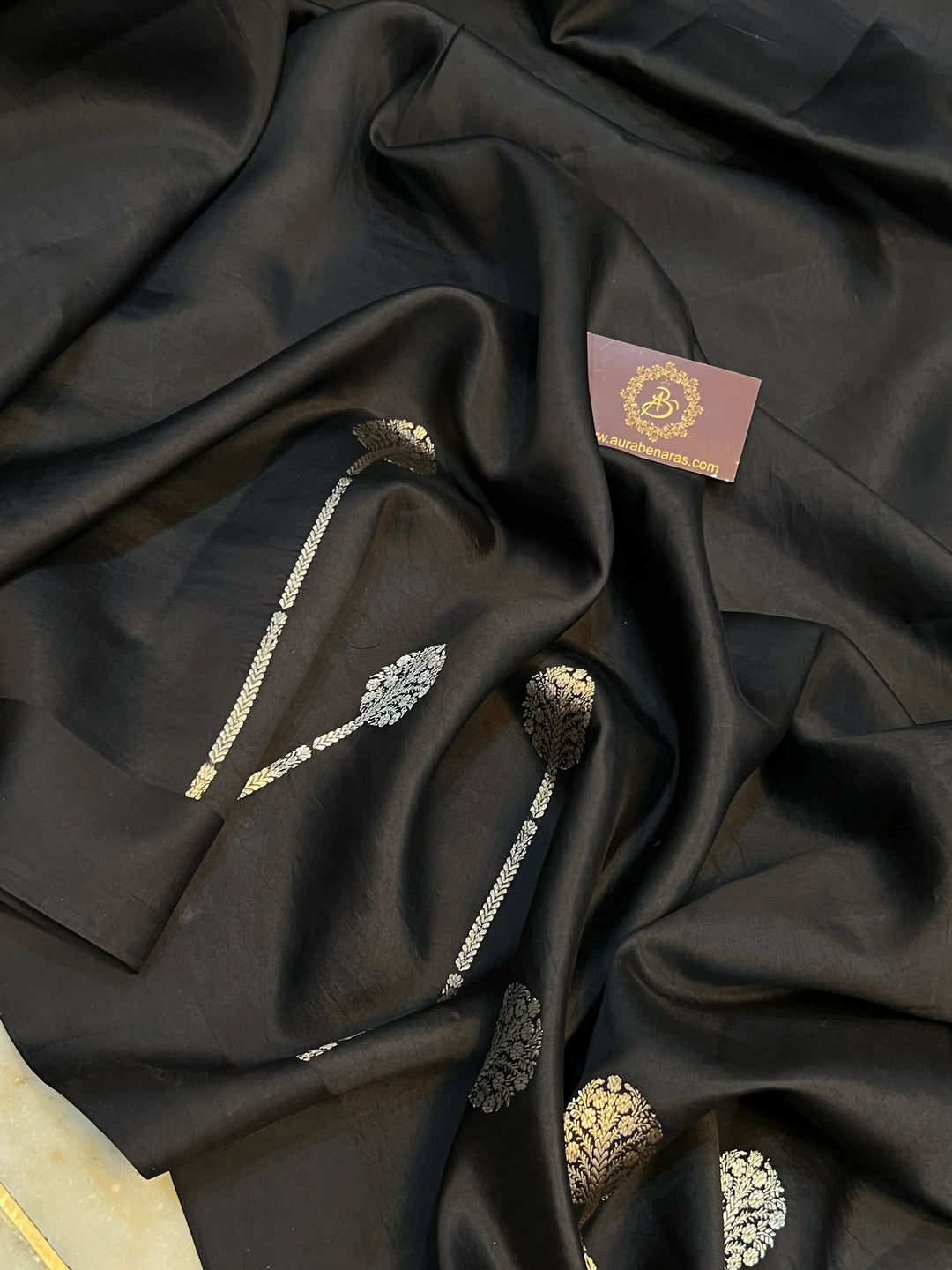 Black Pure Silk Banarasi Plain Saree with Kadhwa Sona Rupa Design 