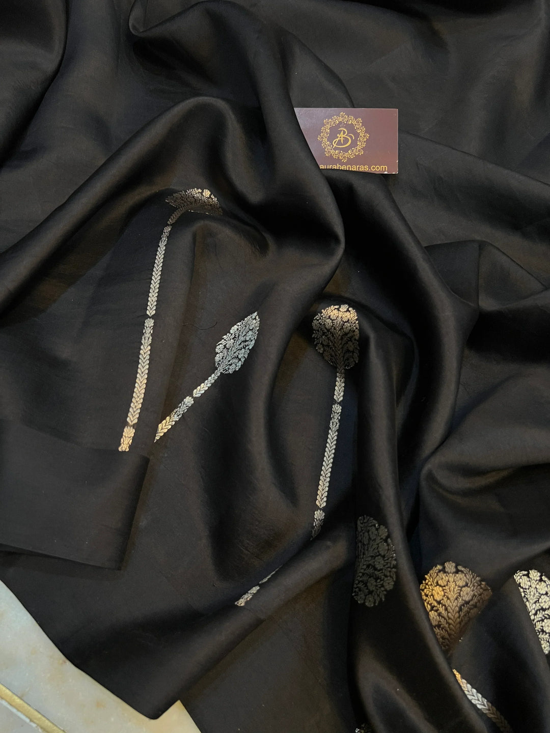 Black Pure Silk Banarasi Plain Saree with Kadhwa Sona Rupa Design 