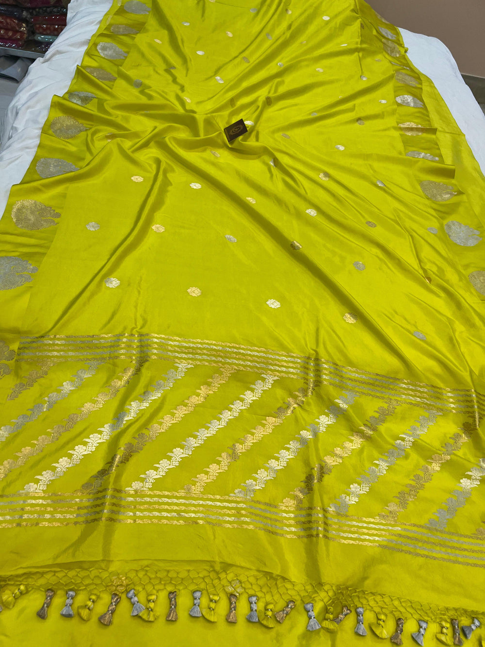 Lemon Yellow Pure Banarasi Handloom Katan Silk Saree - Aura Benaras