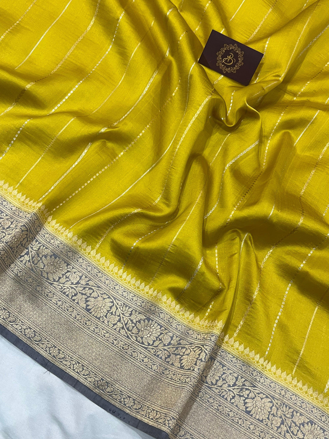 Neon Green Pure Banarasi Handloom Silk Saree - Aura Benaras