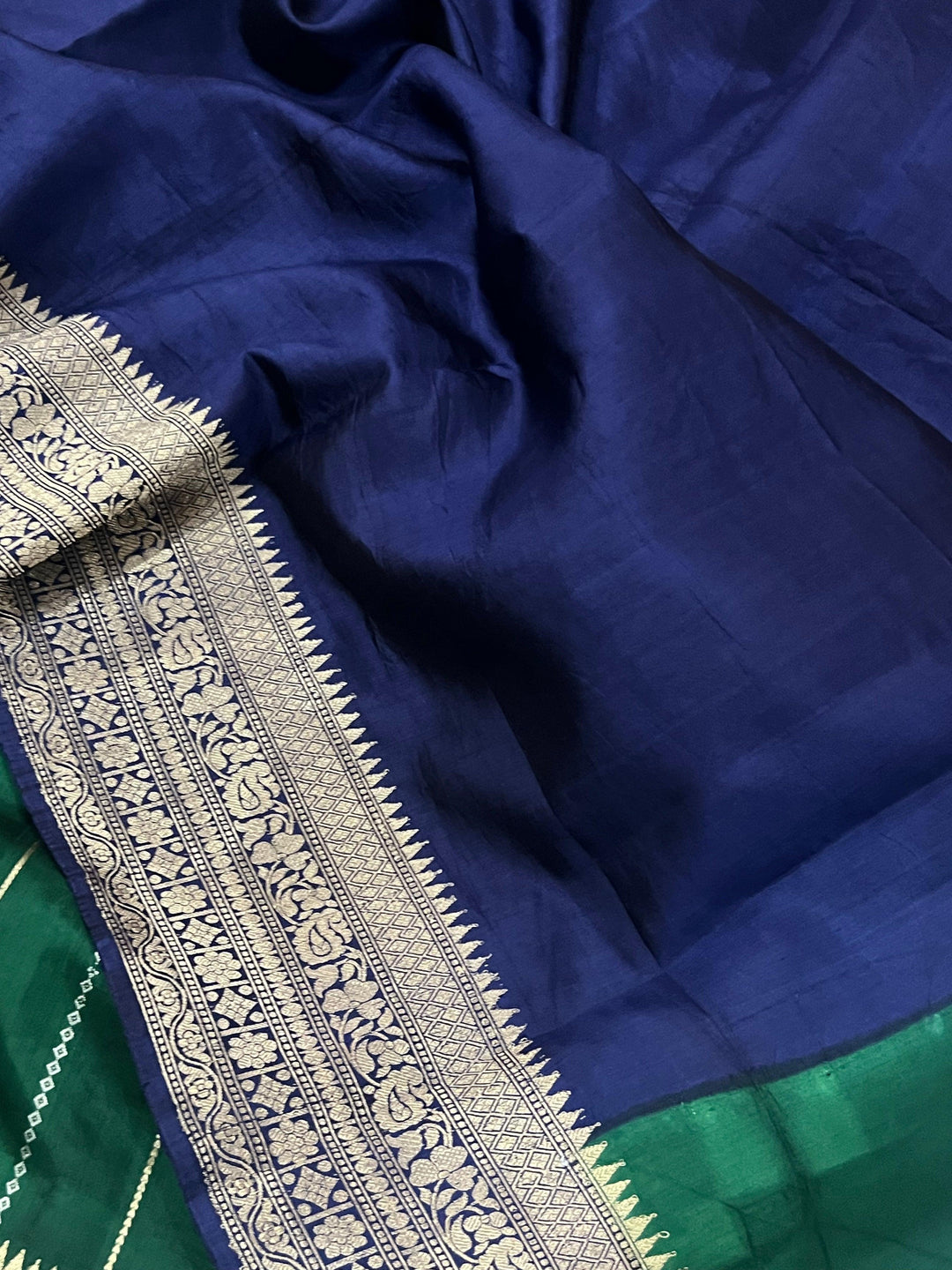 Bottle Green Pure Banarasi Handloom Silk Saree - Aura Benaras