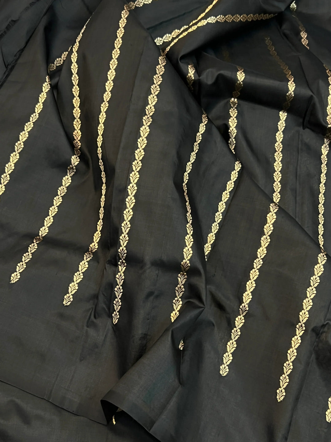 Black Pure Katan Silk Handloom Banarasi Saree