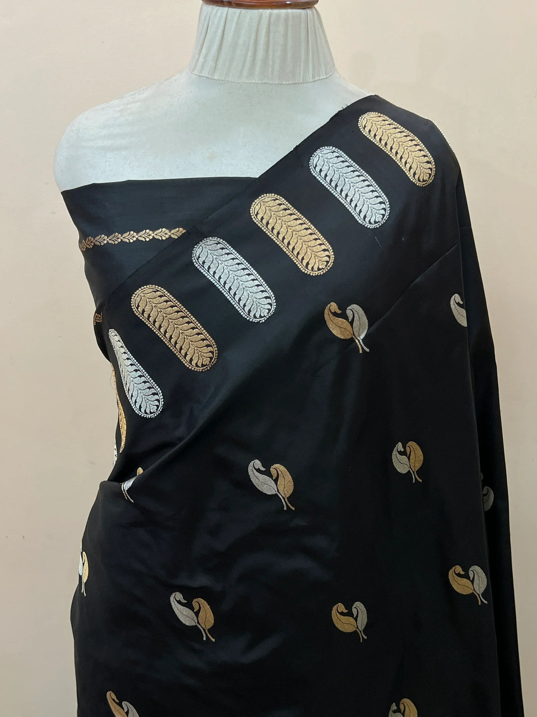 Black Pure Katan Silk Handloom Banarasi Saree