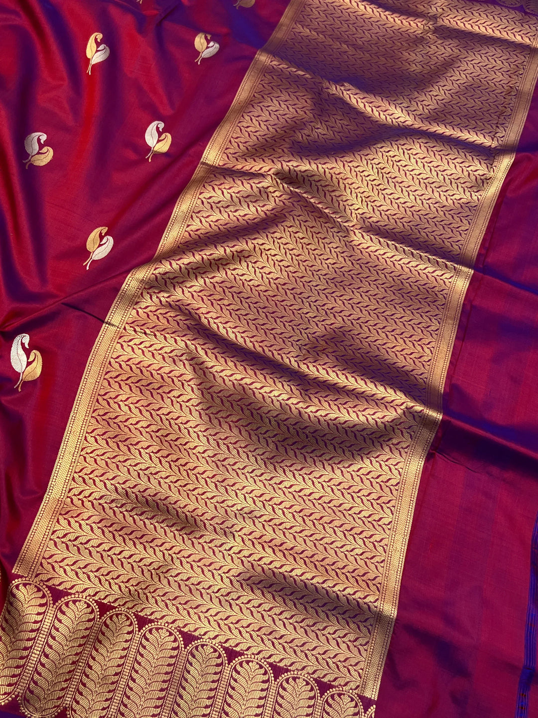 Hibiscus Pure Katan Silk Handloom Banarasi Saree